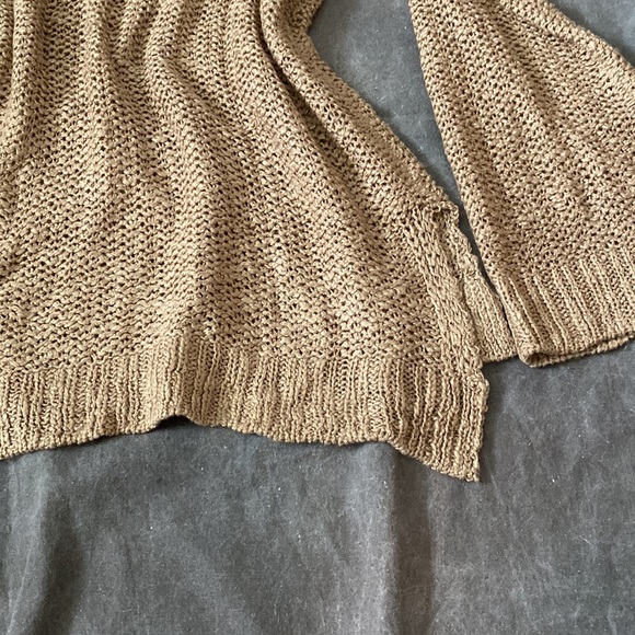 Gold sweater lacy back! perfect for NYE!! 🎉🎉 - Picture 8 of 15